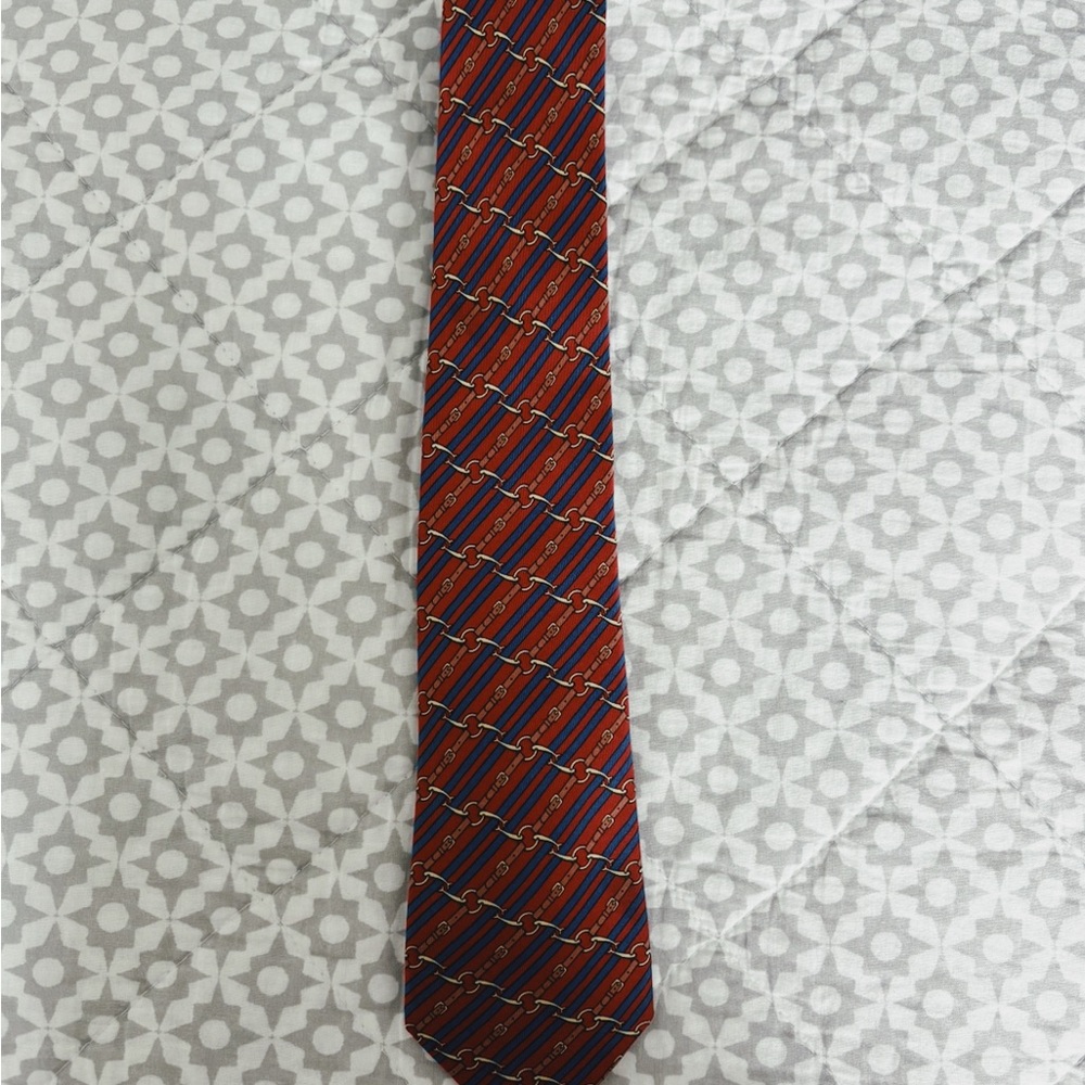 Elegant Red Patterned Hermés Tie